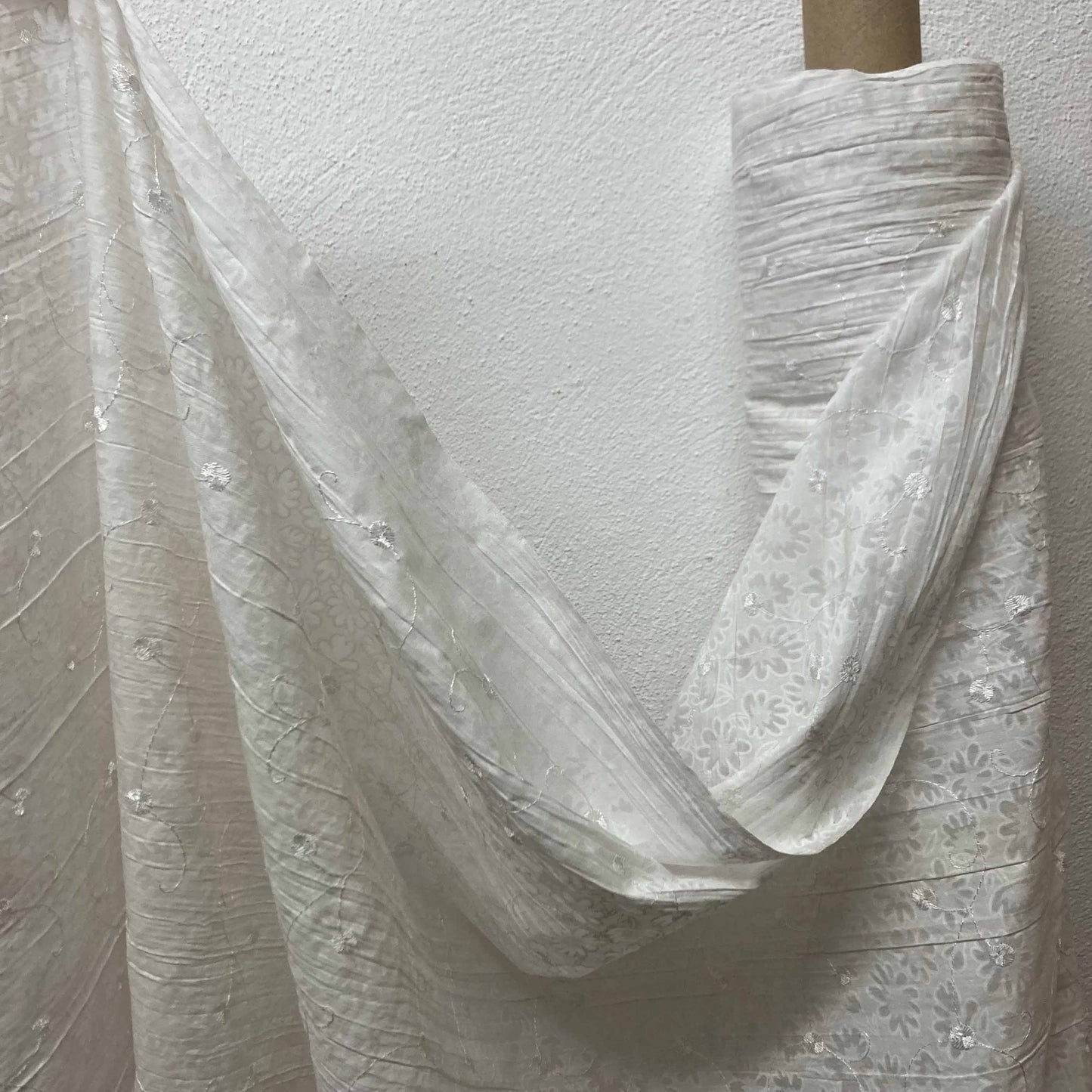 B-stock - Broderie Anglaise Cotton Fabric - Off-white *