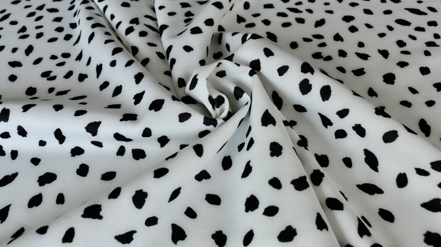 scuba-dalmatians-print-design-on-off-whitescuba-dalmatians-print-design-on-off-white-clothcontrol