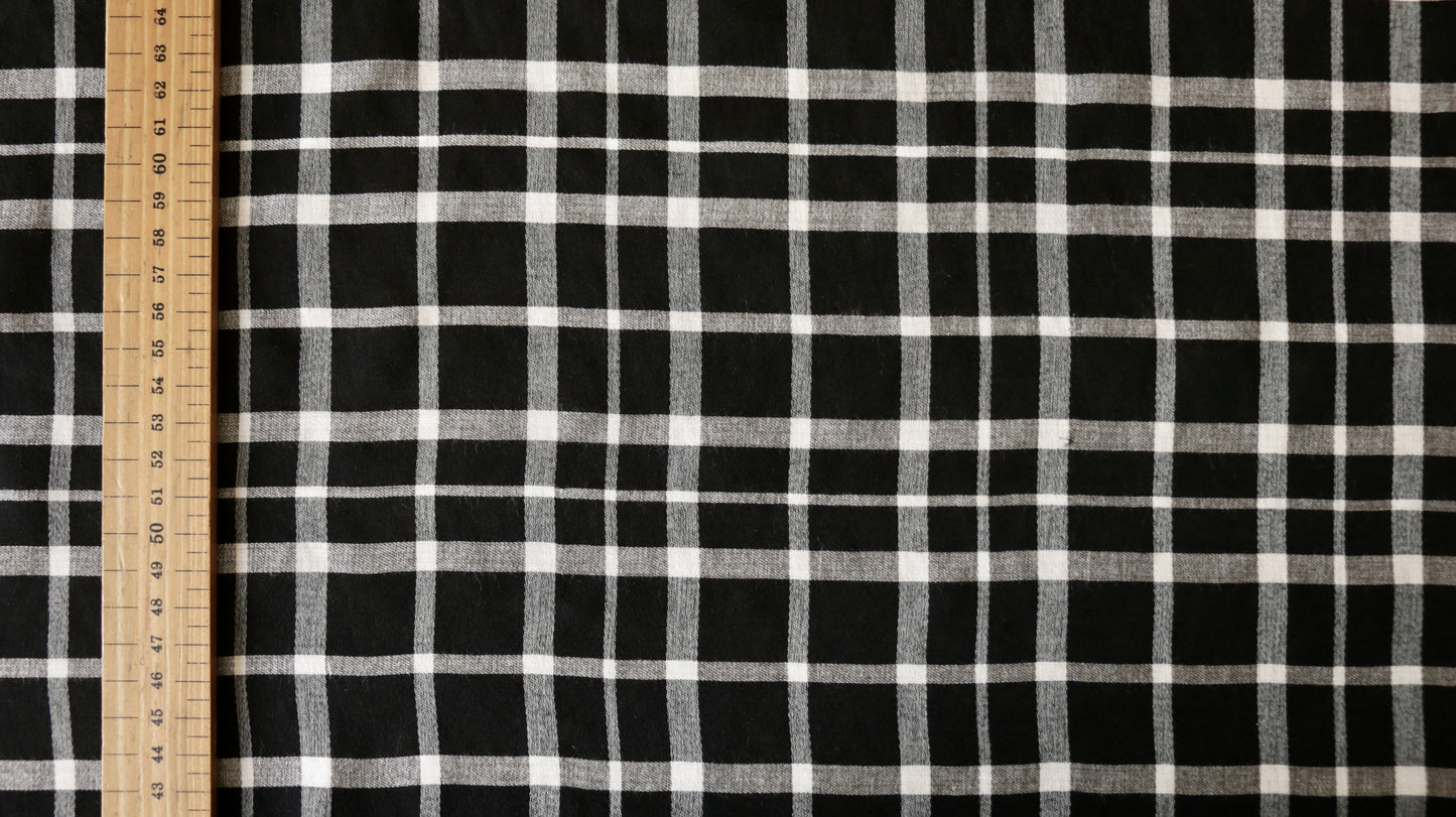 synthetic-lawn-fabric-black-and-white-check-design-clothcontrol