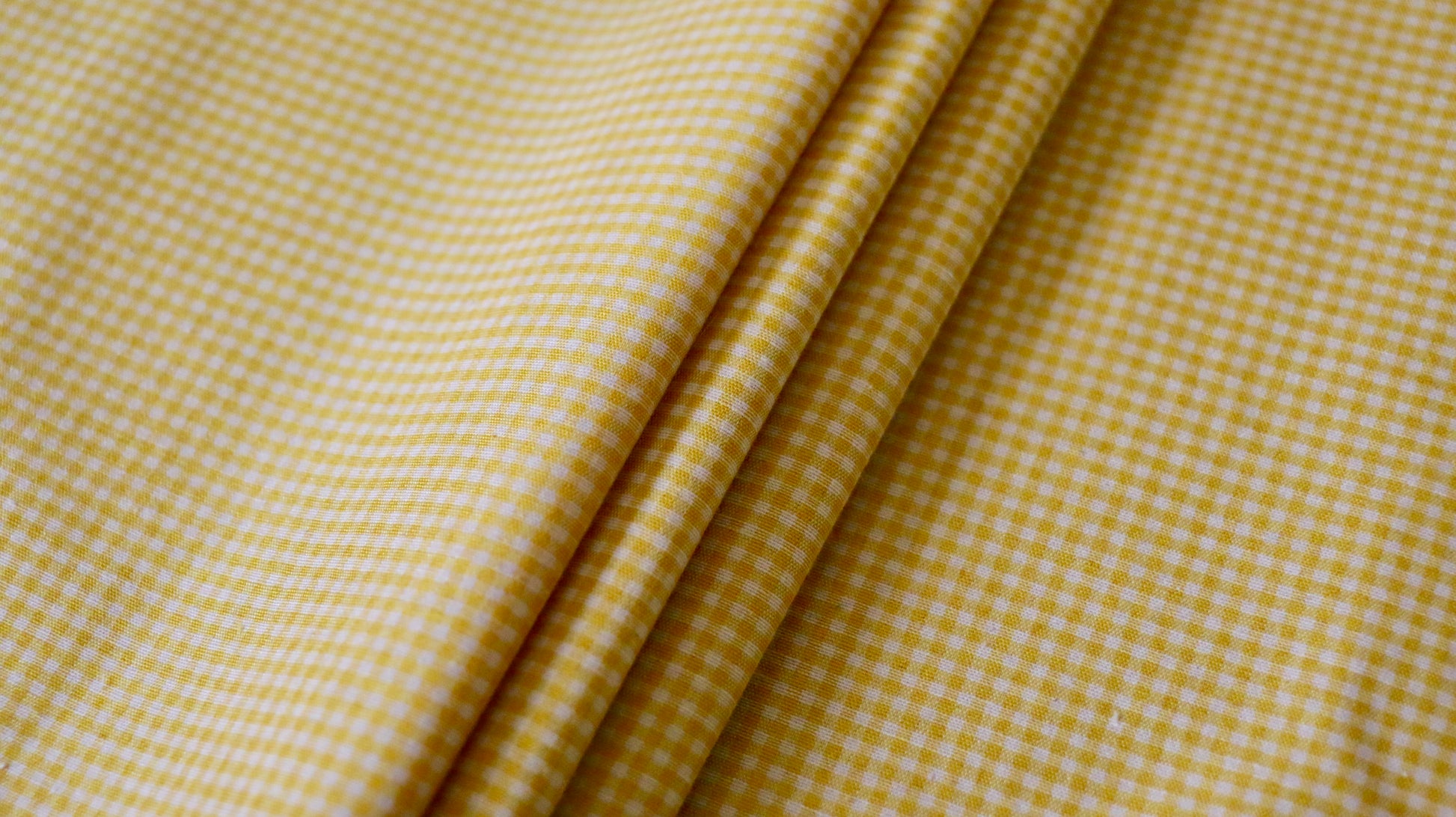 polycotton-fabric-poplin-yellow-and-off-white-gingham-design-clothcontrol