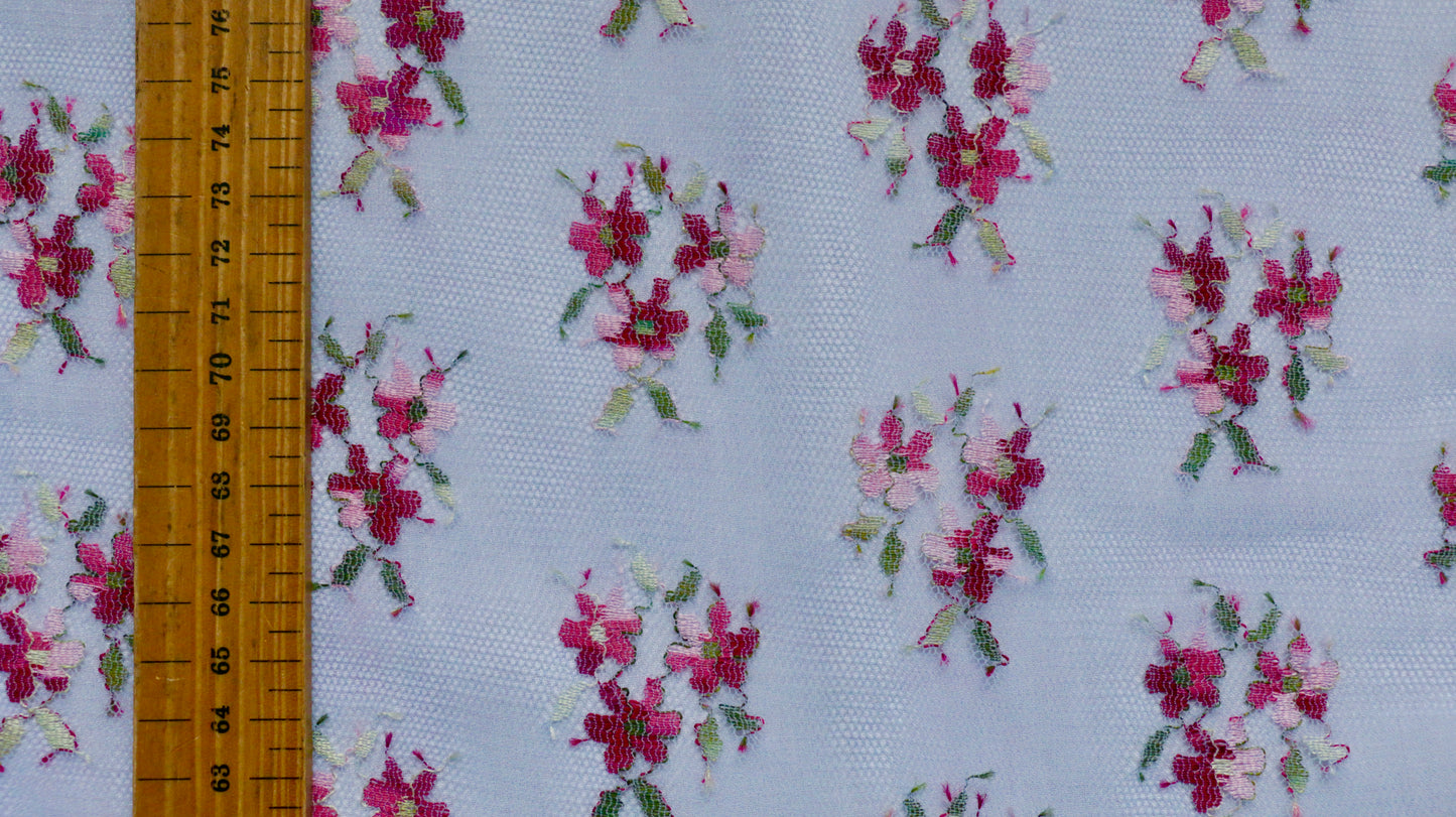REMNANT 1.70m x 1.30m - STRETCHY NETTING - Floral Design - Synthetic
