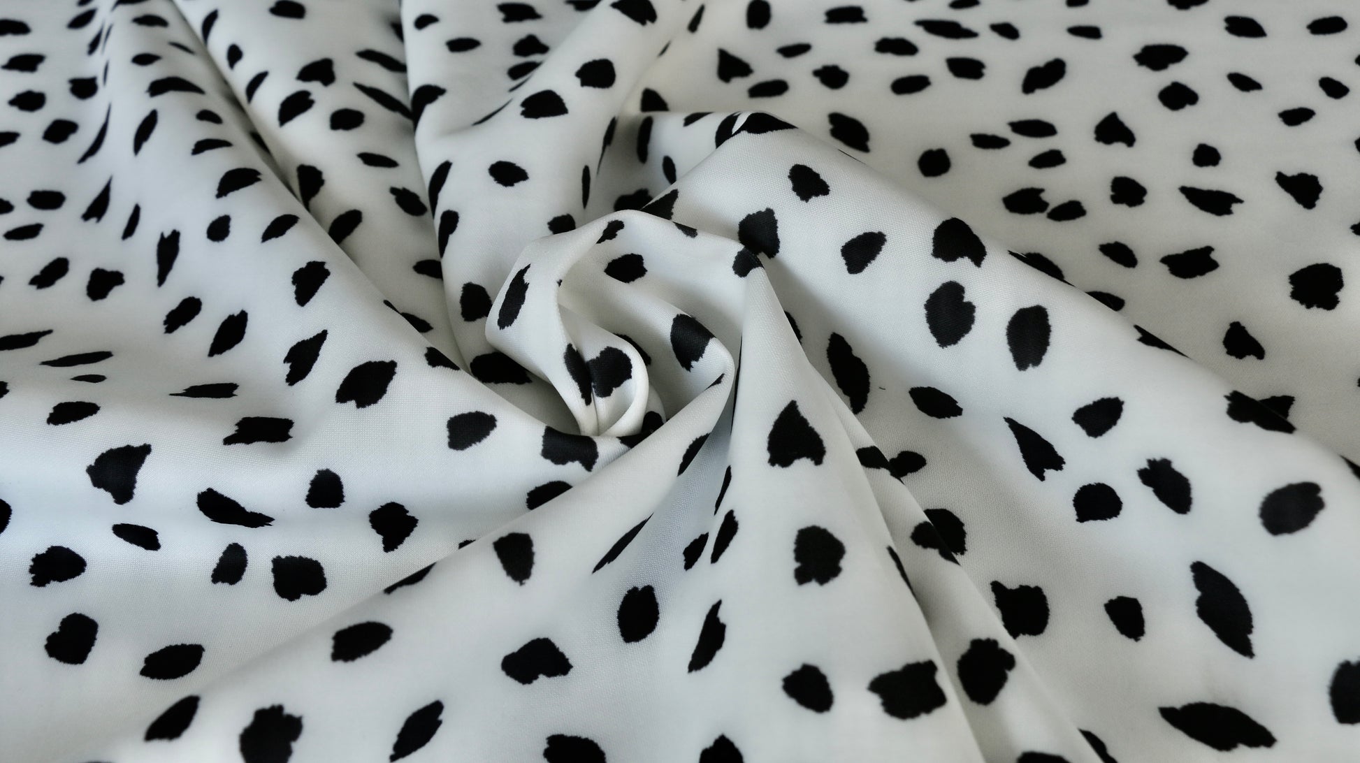 scuba-dalmatians-print-design-on-off-whitescuba-dalmatians-print-design-on-off-white-clothcontrol