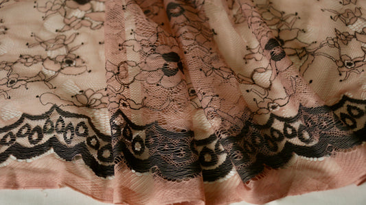 REMNANT 0.95m x 1.50m - NYLON LACE - Floral design - non stretch - 2 side border