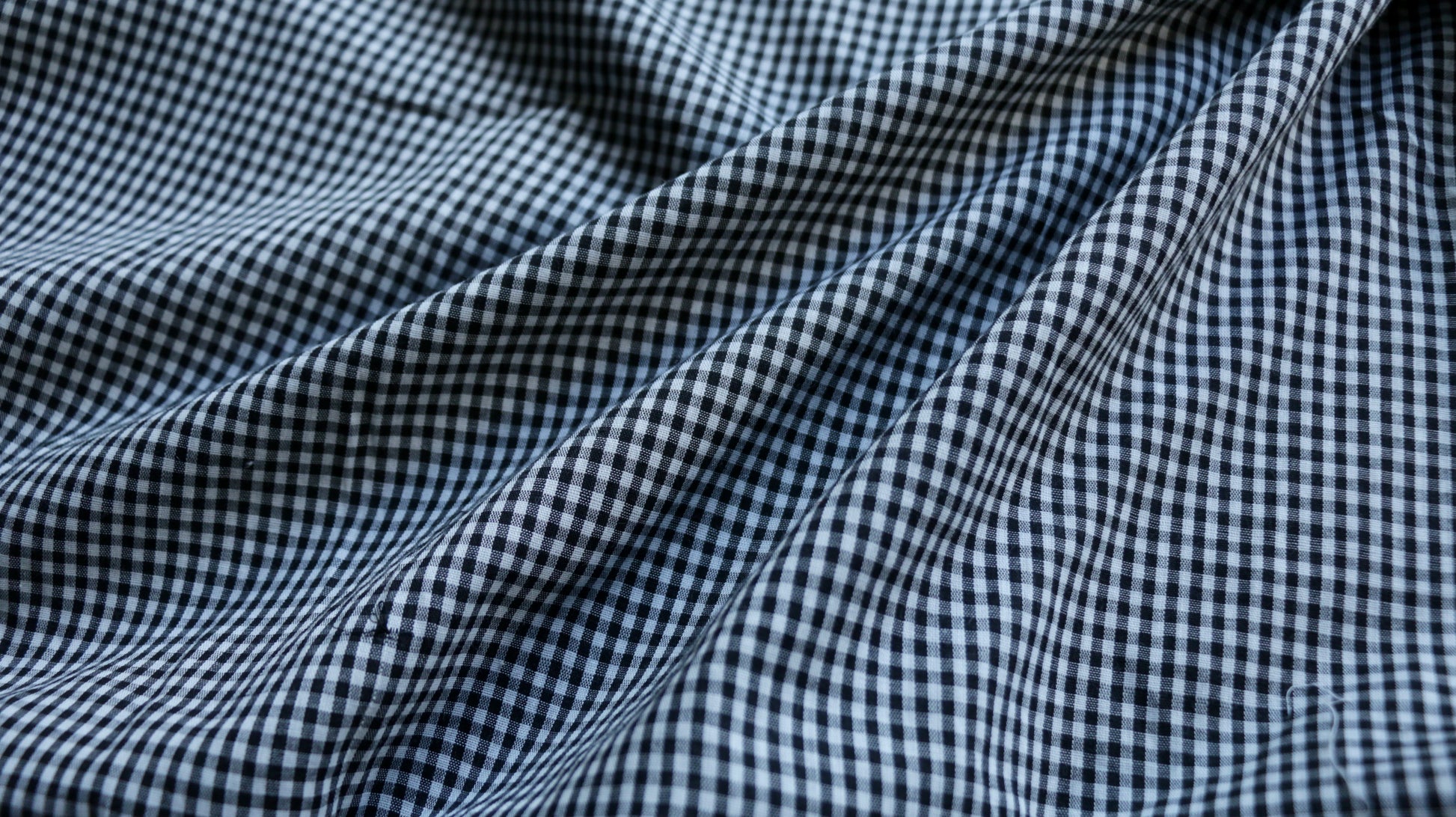 polycotton-lawn-fabric-black-and-white-1-12-gingham-design-clothcontrol