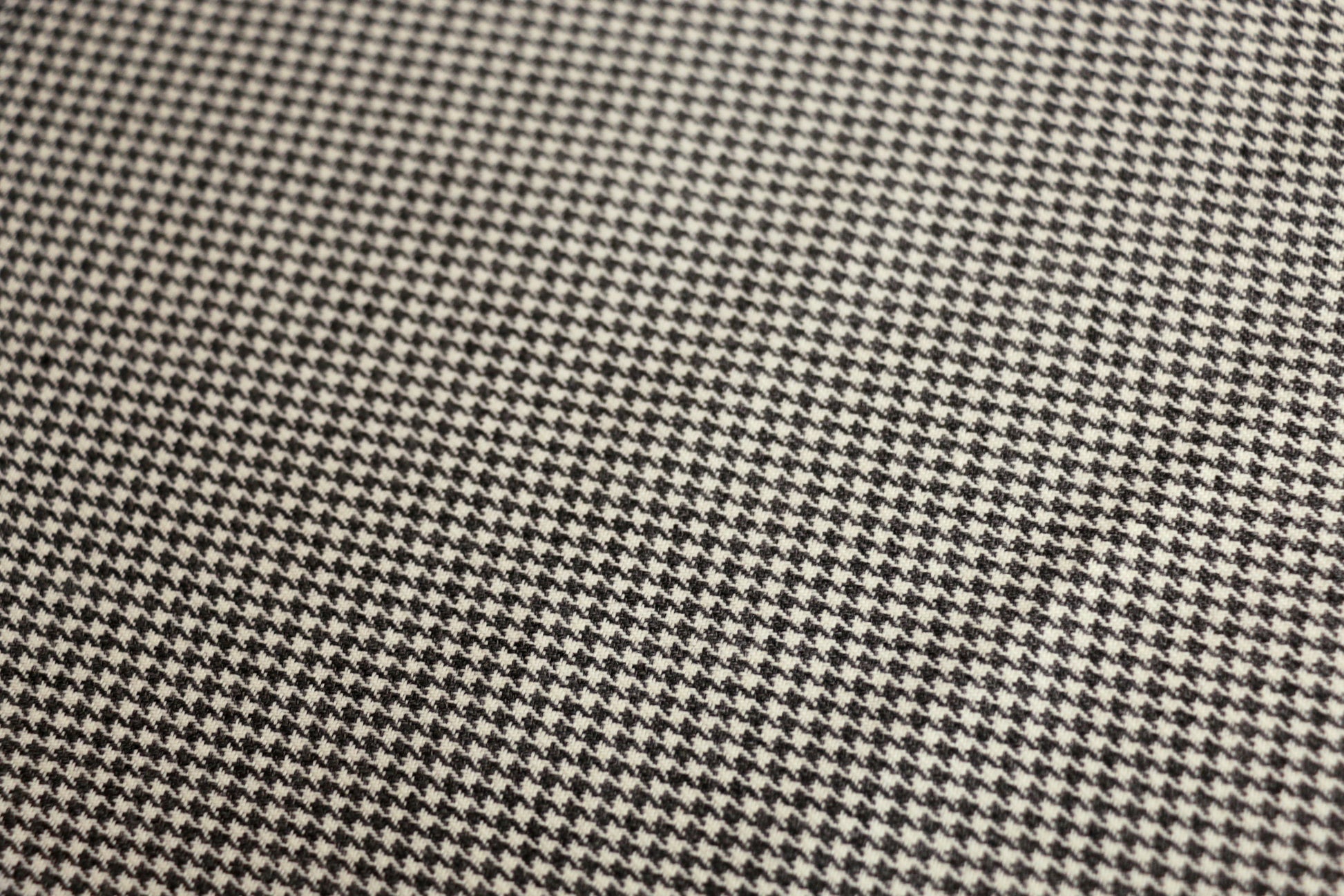 wool-blend-suiting-fabric-grey-and-off-white-houndstooth-design-clothcontrol