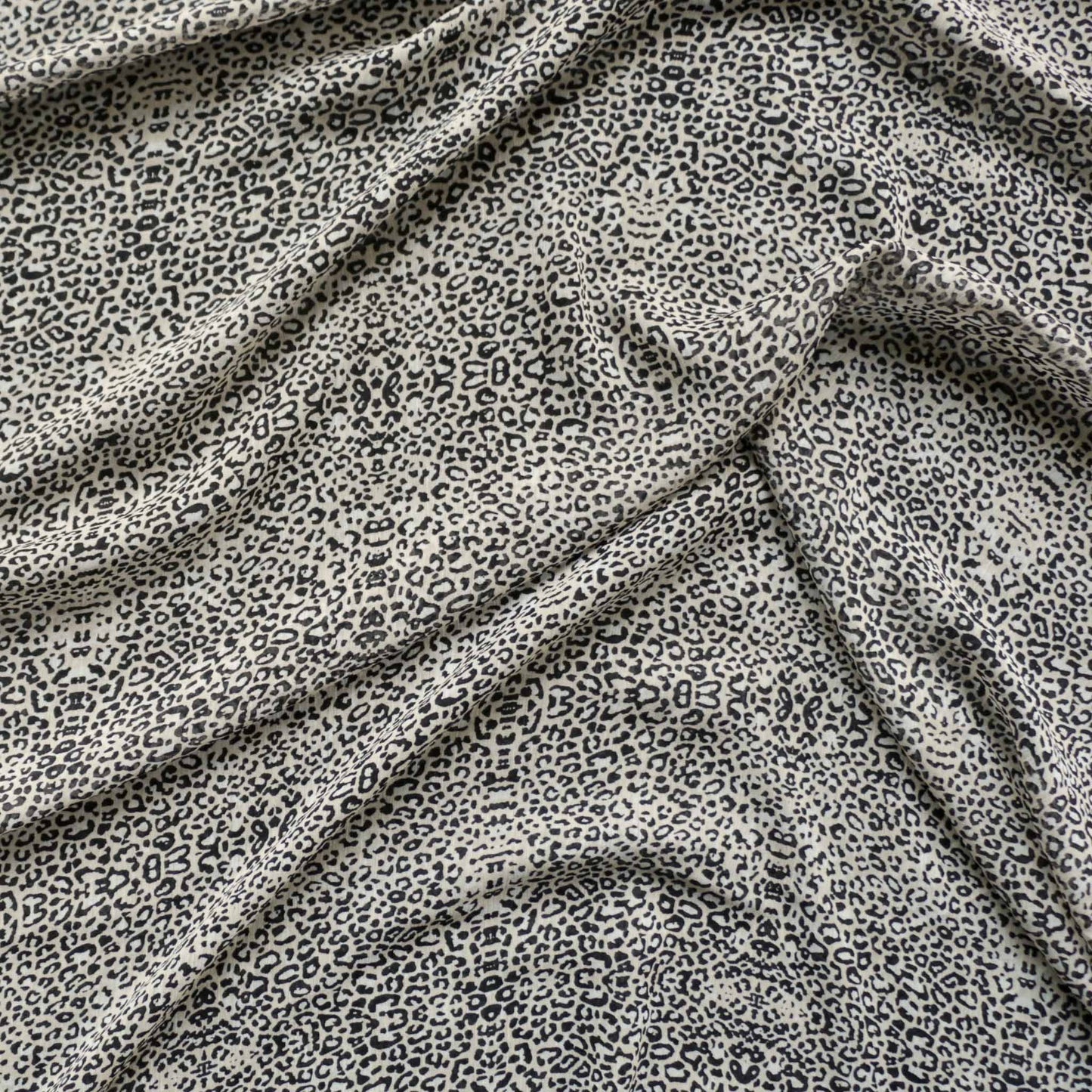 leopard print chiffon crinkle polyester dressmaking fabric