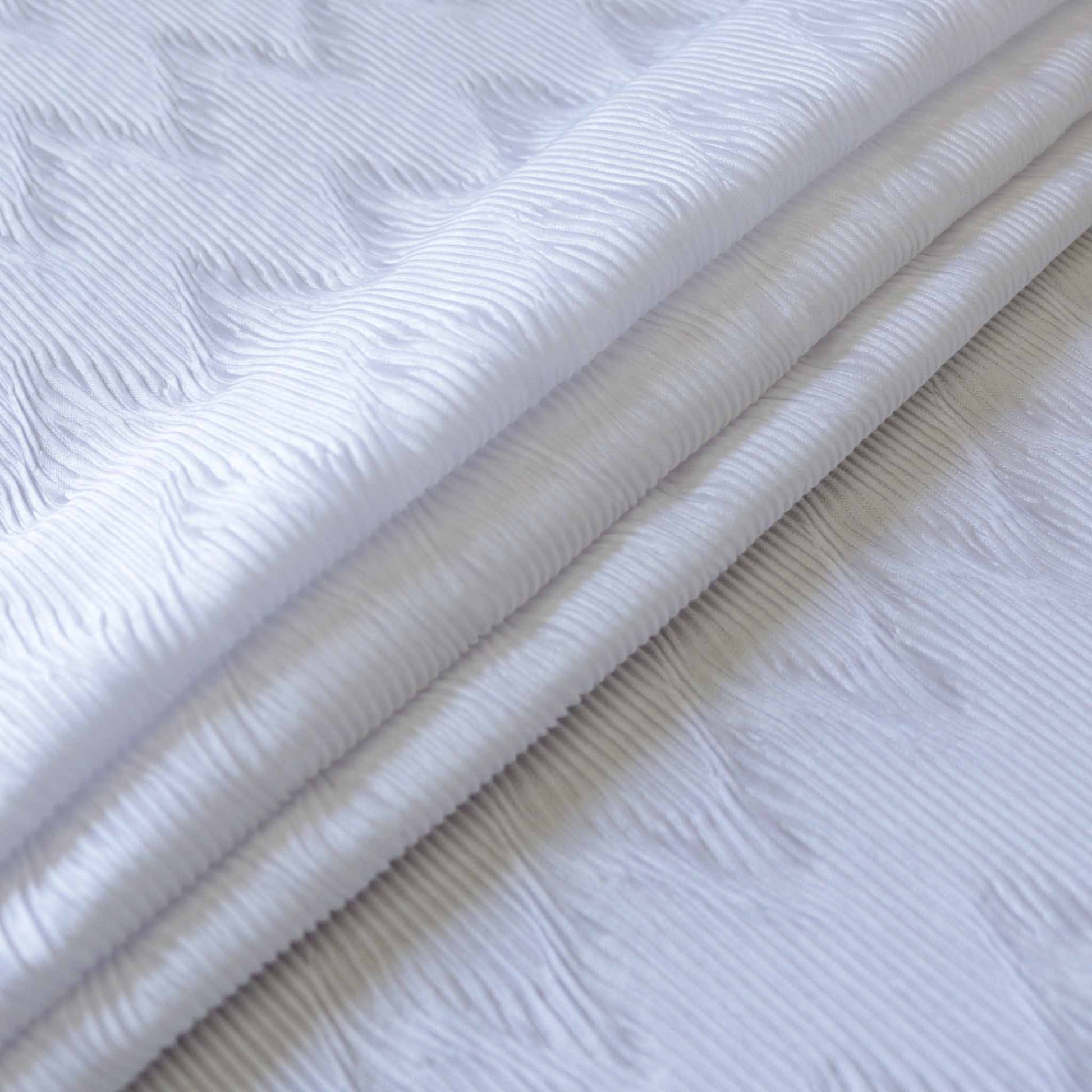 pleated white plisse fabric for dressmaking with wavy pattern